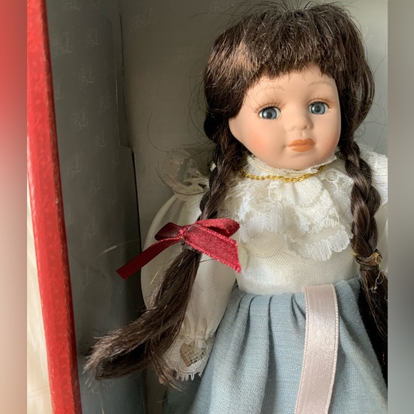 Porcelain Doll~ Limited Edition Petite Porcelains by Barbara Lee.  2001 Israel - Picture 4 of 6